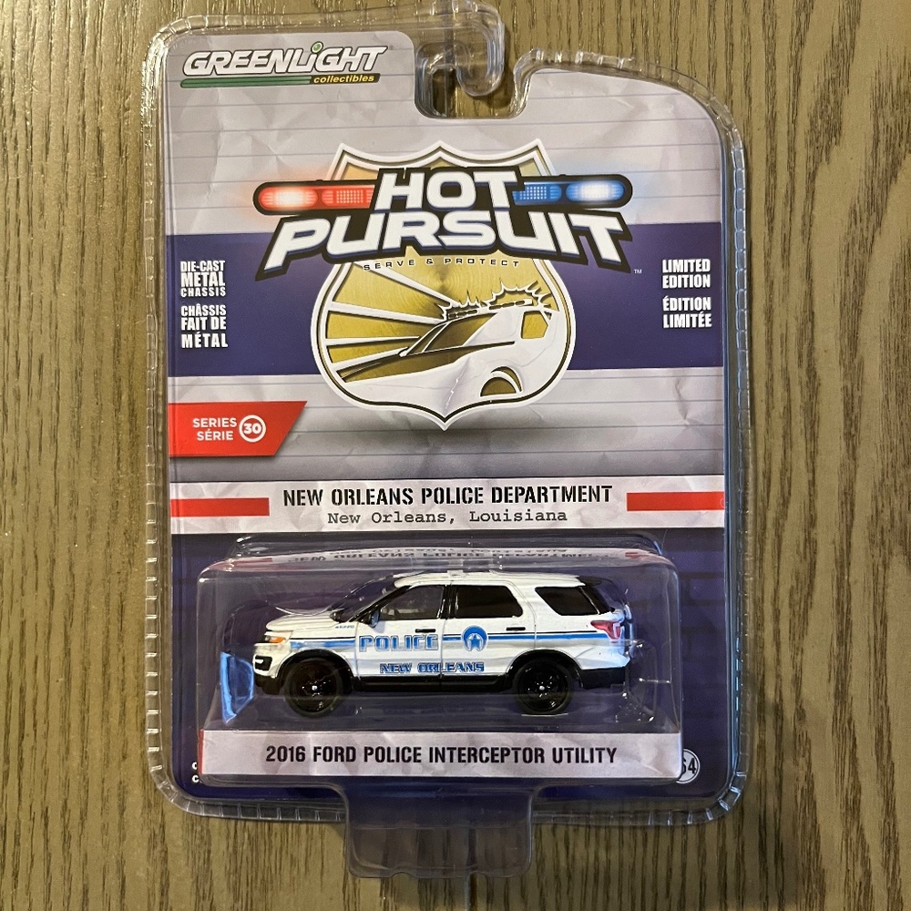 Greenlight Hot Pursuit 2016 Ford Explorer New Orleans Police Department 1/64